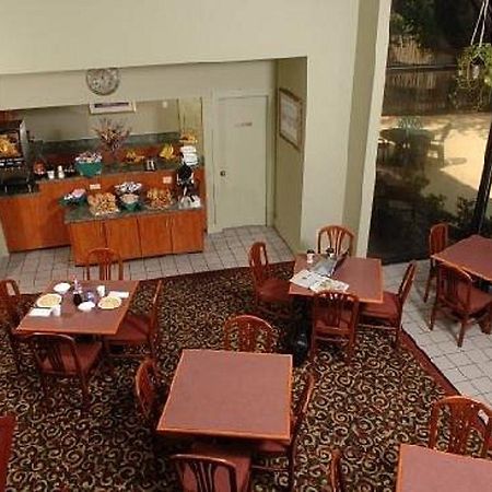 Huntsville Hotel & Suites المطعم الصورة